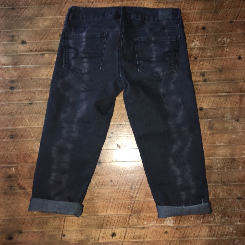 American Eagle bleach dyed cropped skinny bermudas